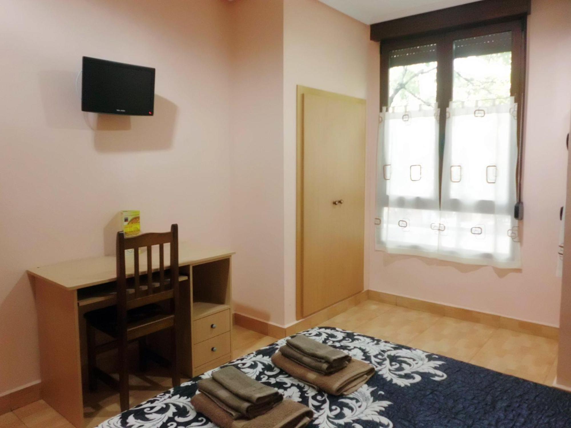 Hostal Abastos Βαλένθια Εξωτερικό φωτογραφία