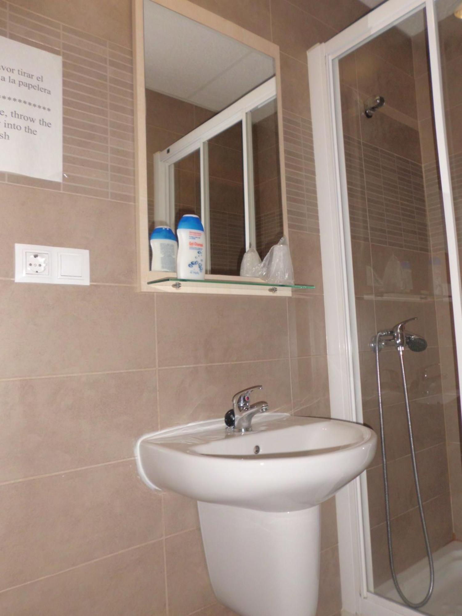 Hostal Abastos Βαλένθια Εξωτερικό φωτογραφία