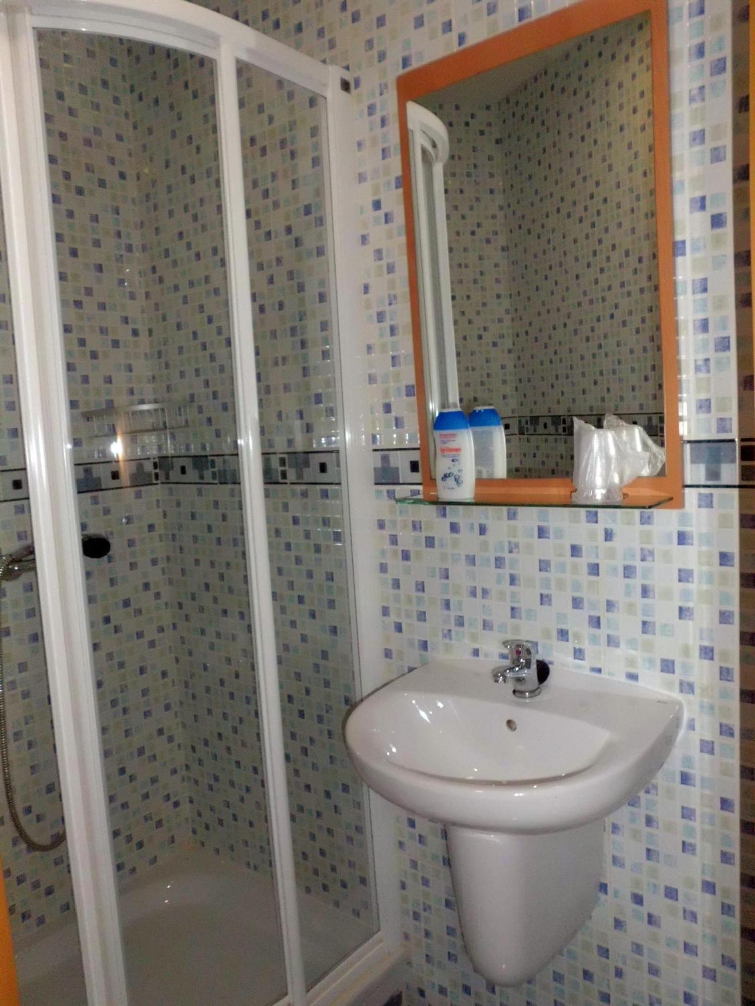 Hostal Abastos Βαλένθια Εξωτερικό φωτογραφία